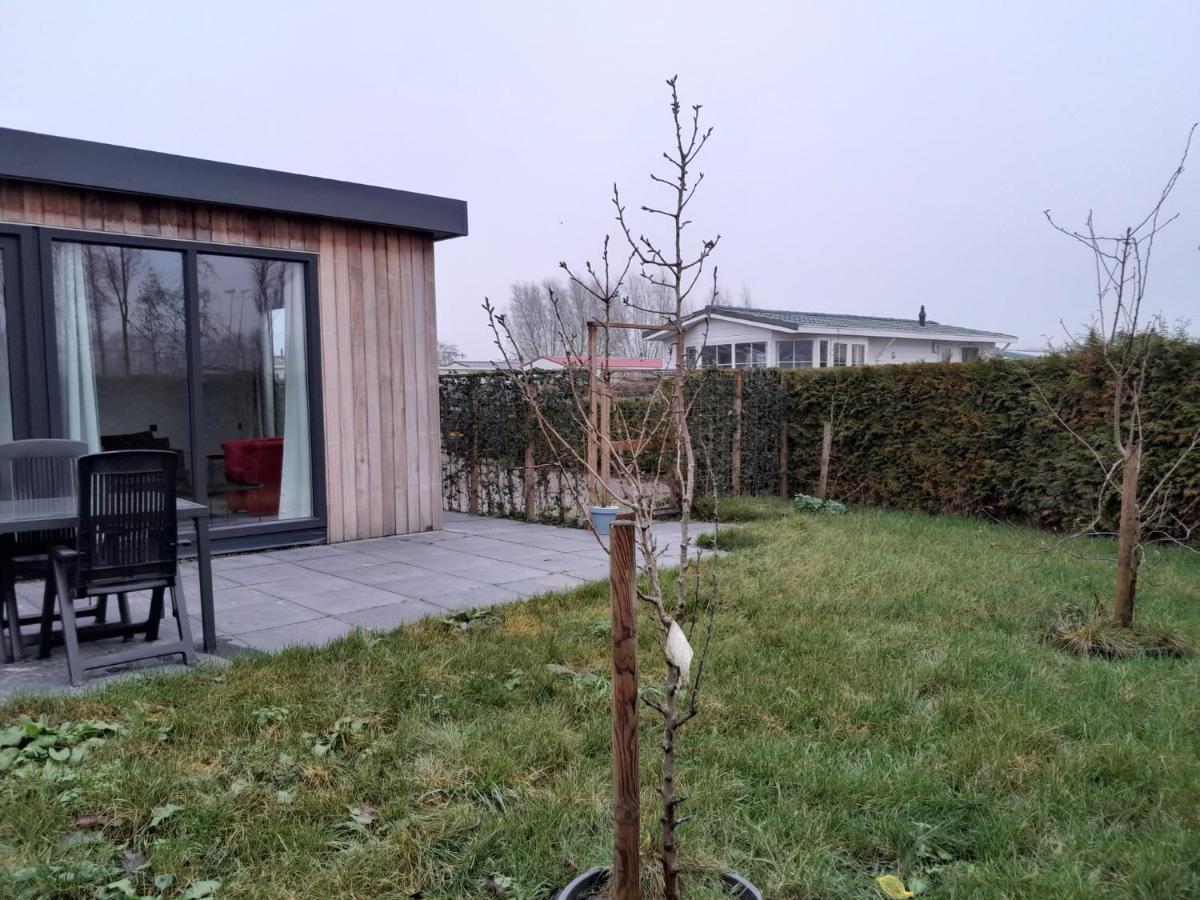 Luxe 5 Persoons Bungalow Op Rustig Vakantiepark Nabij Leeuwarden Dronrijp Exterior photo