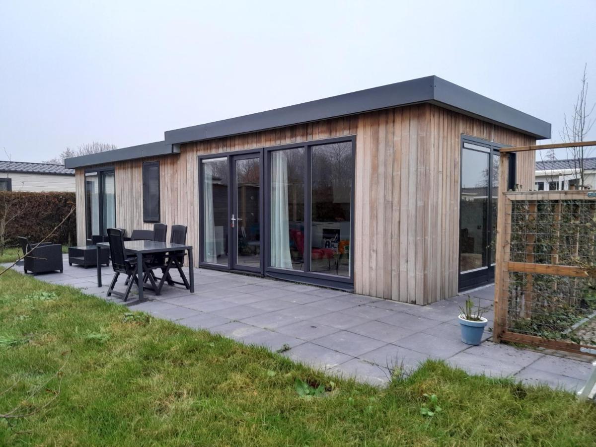 Luxe 5 Persoons Bungalow Op Rustig Vakantiepark Nabij Leeuwarden Dronrijp Exterior photo